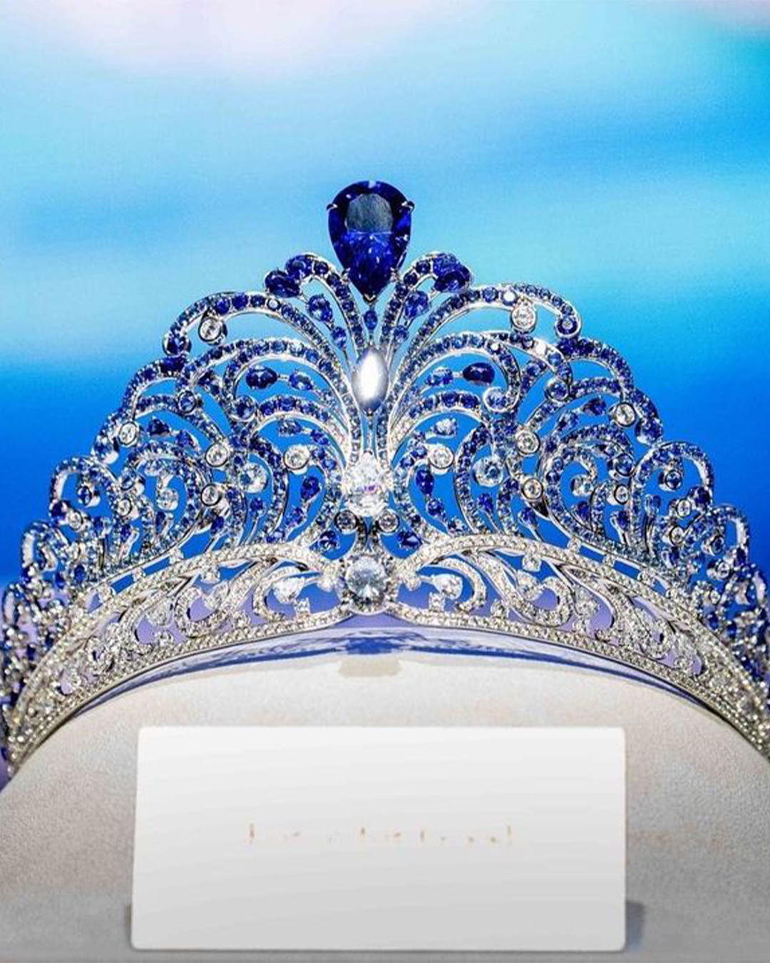 Tout ce que vous devez savoir sur la couronne en diamants de Miss