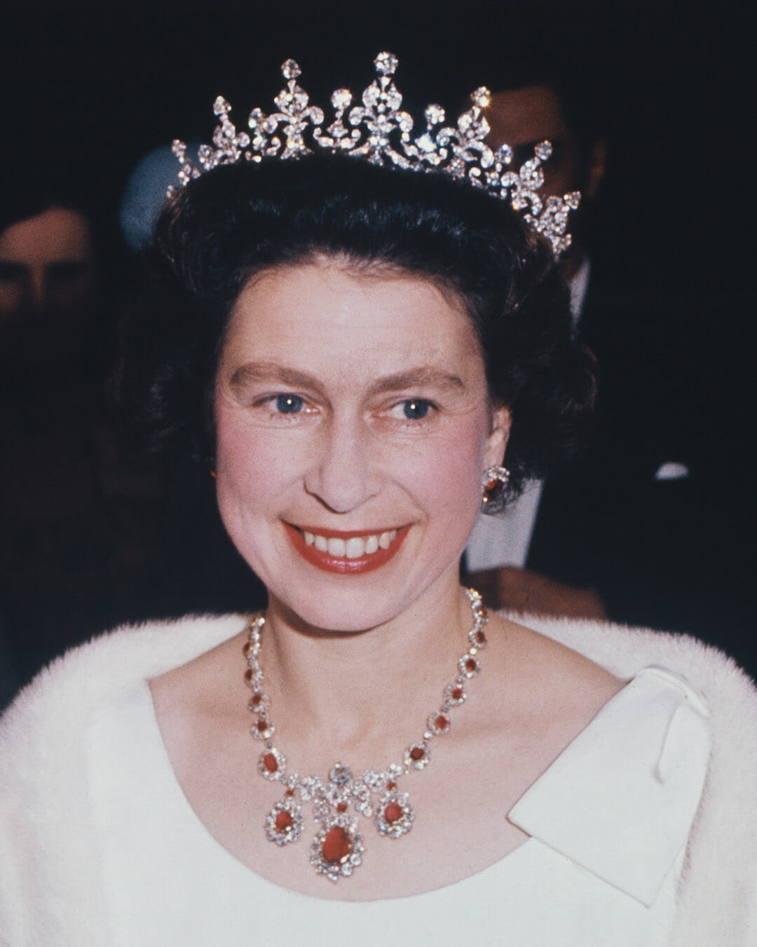 The Meaning Behind The Queen's Symbolic Diamond Jewels - Only Natural ...