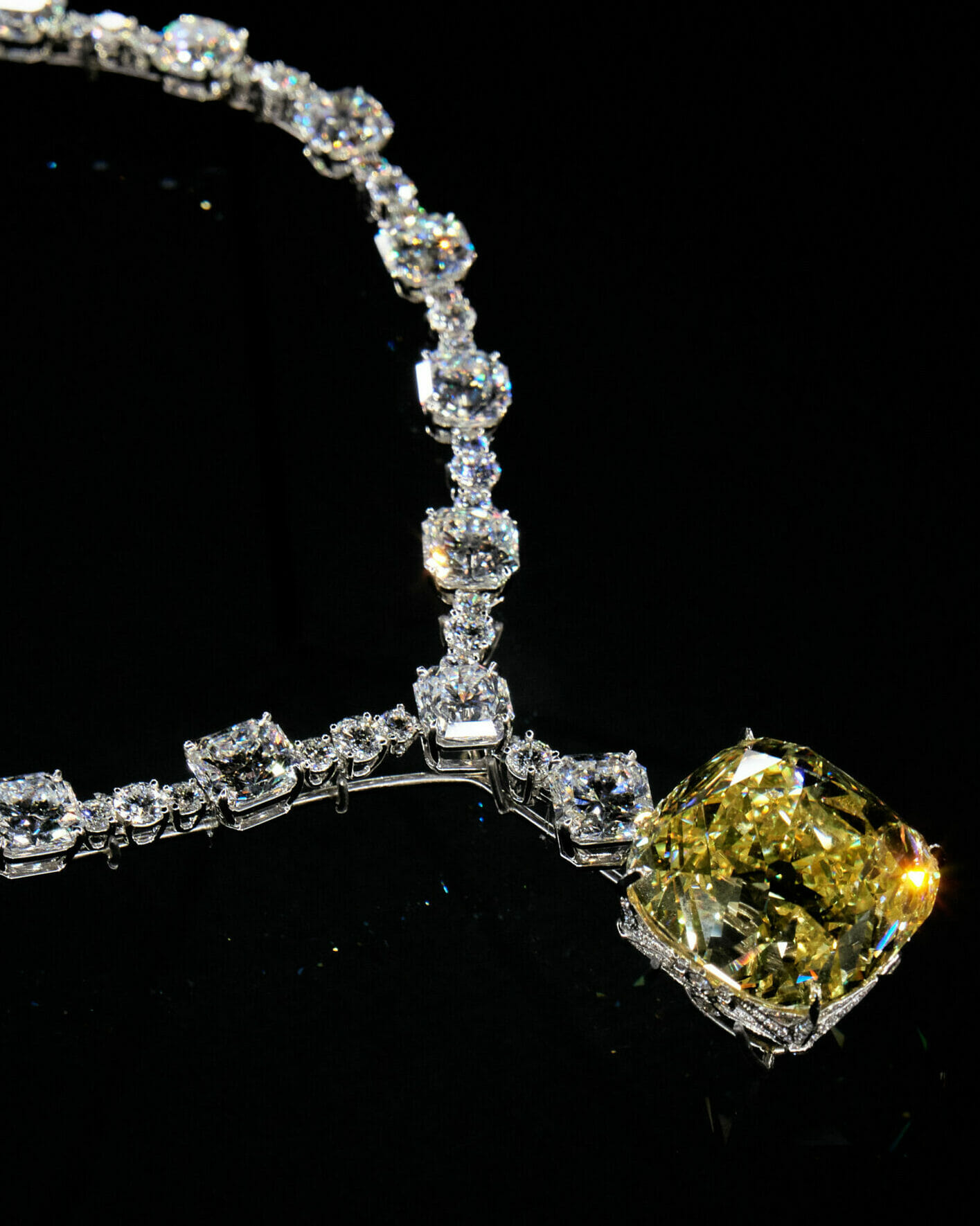 Mitushi Champagne Yellow Diamond Necklace Set | Gemzlane