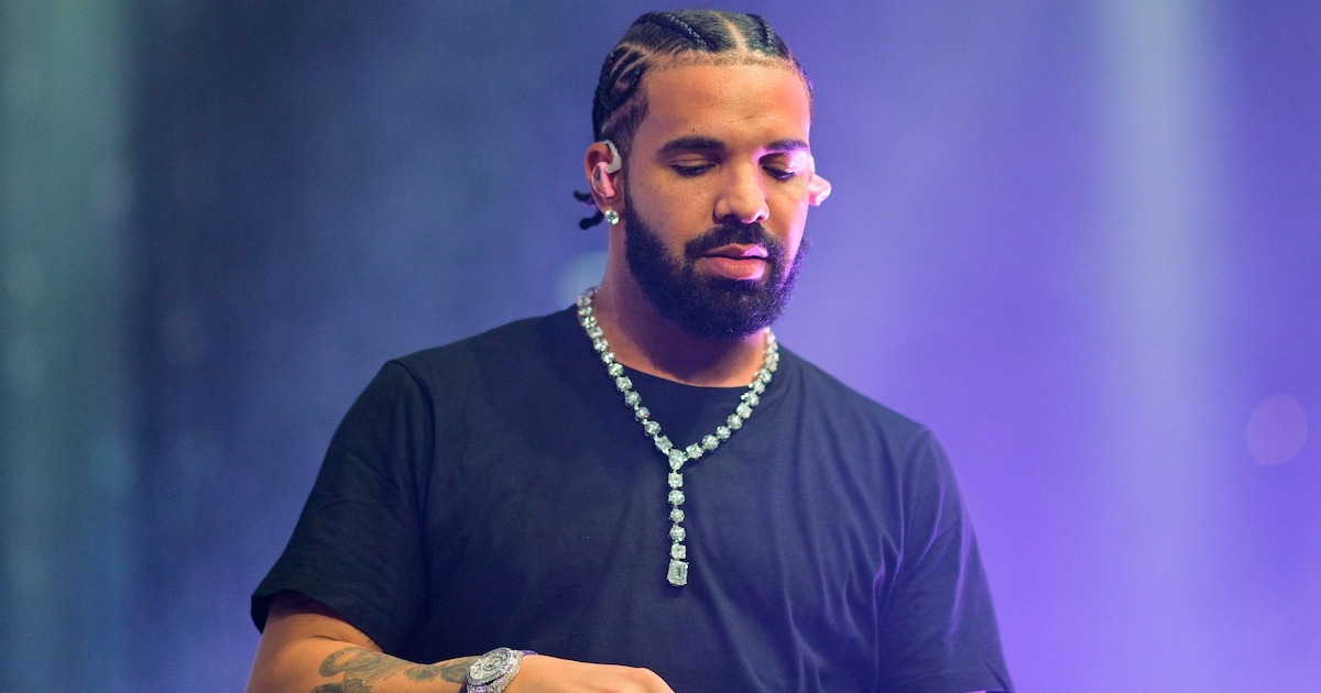 Drake Gets Necklace with 42 Engagement Ring Diamonds for Times He Wanted To  Propose – ZayZay.Com