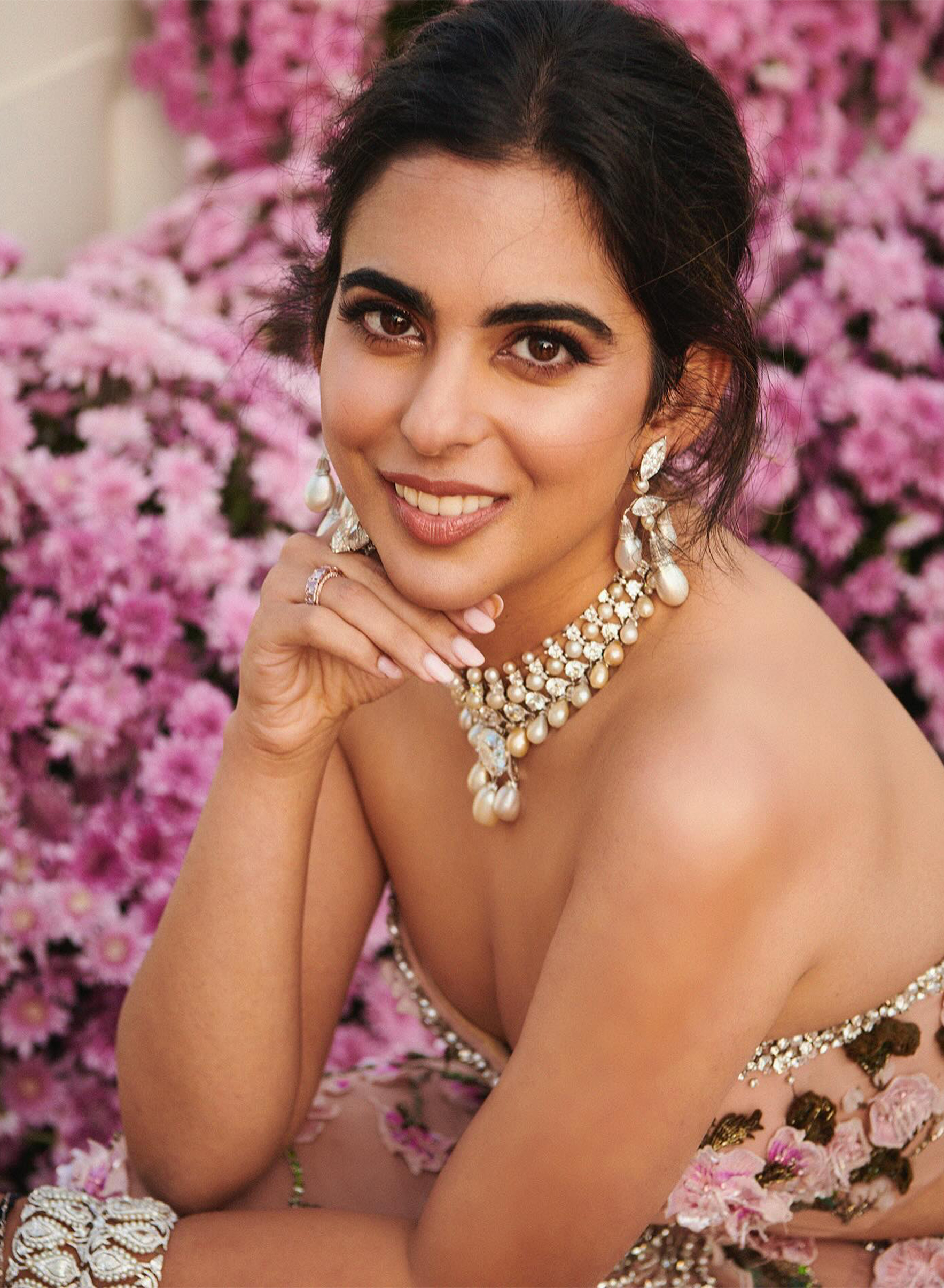 Isha Ambani Piramal wearing a diamond and pearl necklace set