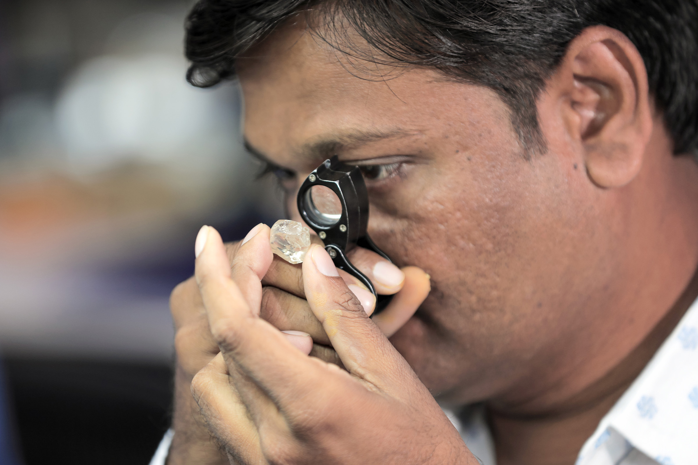 The Navbharat Ratna, a 2.120-carat diamond shaped like India, celebrates craftsmanship and tradition